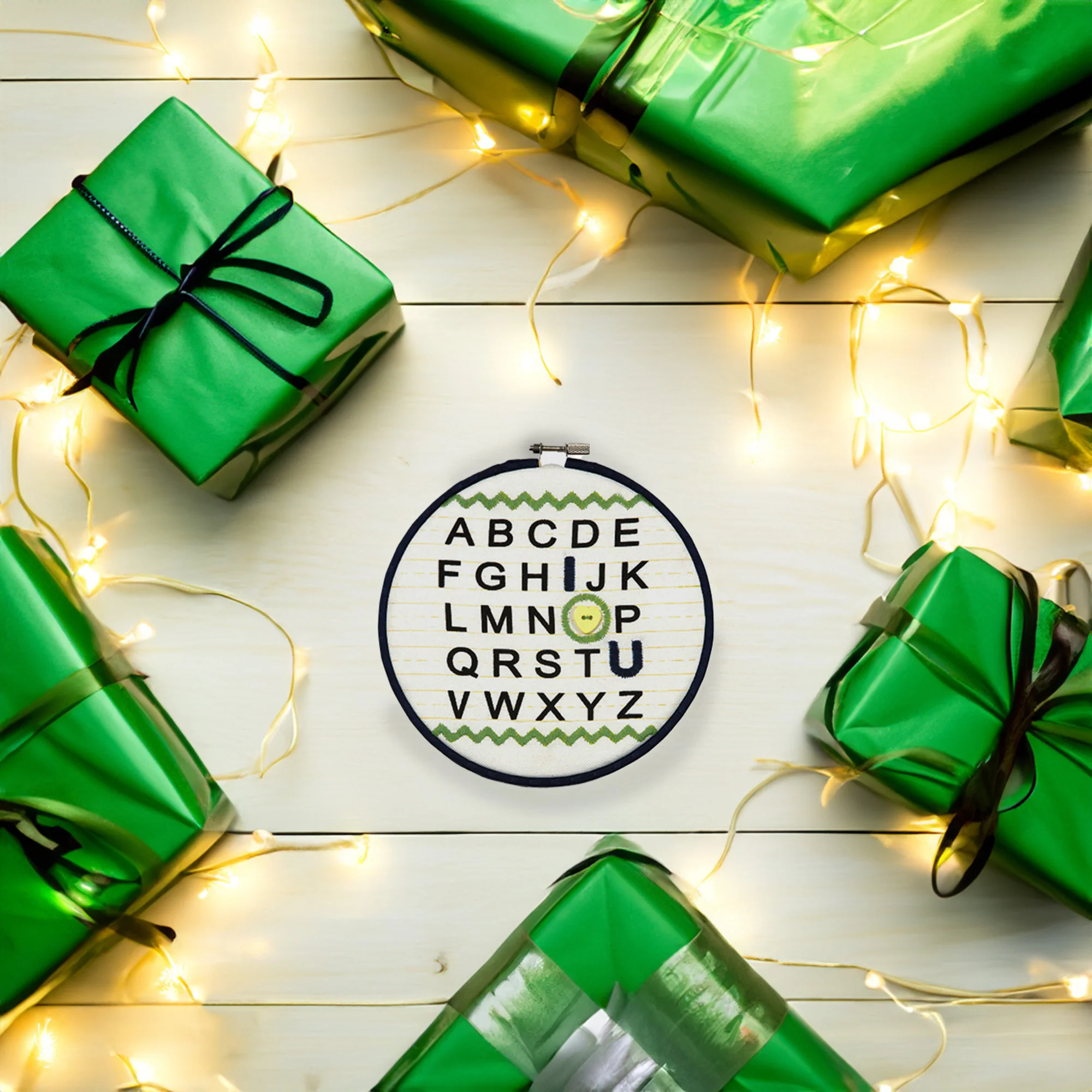 Grasshopper I Love You Alphabet 6.75" Wall Covering - Image 3