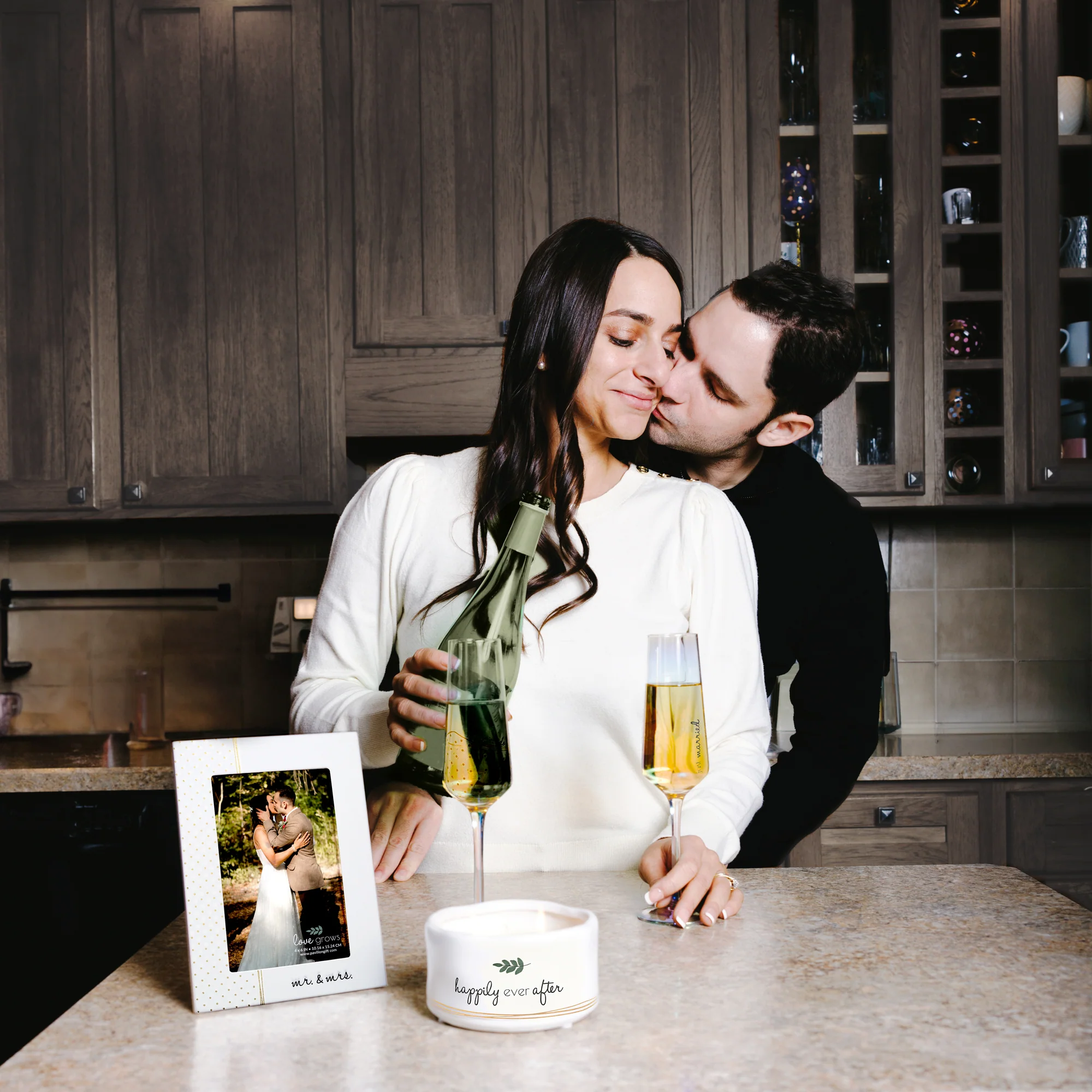 Mr. & Mrs. 5.5" x 7.5" MDF Frame (Holds 4" x 6" Photo) - Image 3