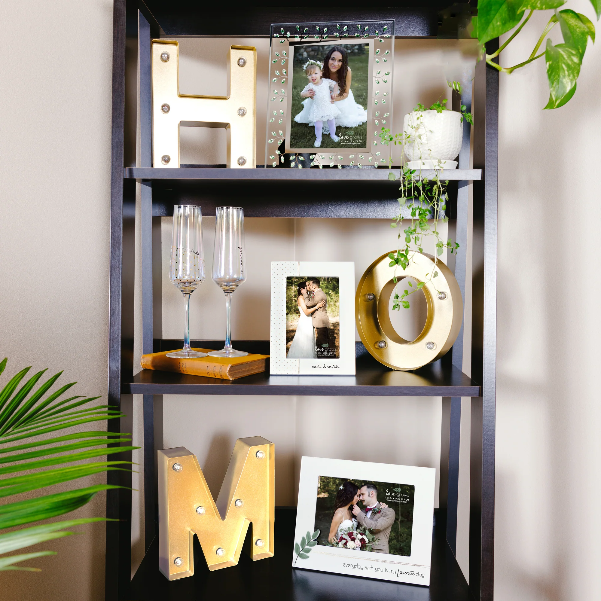 Mr. & Mrs. 5.5" x 7.5" MDF Frame (Holds 4" x 6" Photo) - Image 5